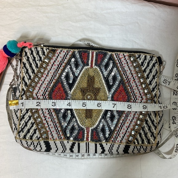 🎀 ExpressionsNYC beautiful beaded embellished bag - Picture 9 of 10